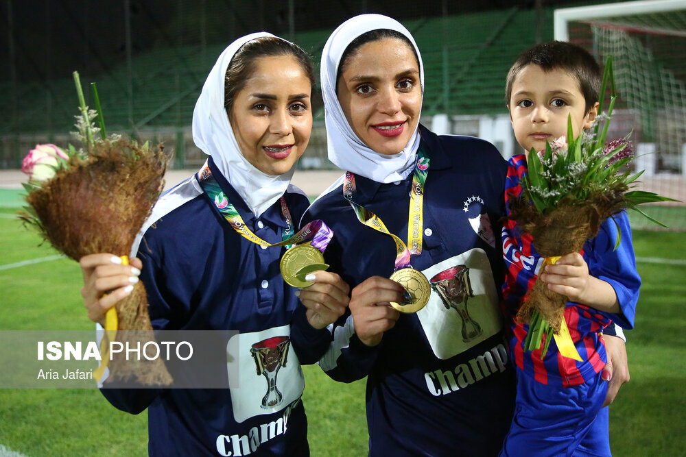 شهرداری بم قهرمان لیگ فوتبال بانوان ایران شد شهرداری بم قهرمان لیگ فوتبال بانوان ایران شد