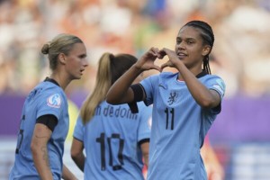 گل سوم هلند به ولز