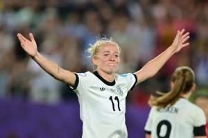 گل دوم آلمان به لهستان