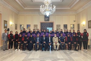 تیم ملی فوتبال زنان میهمان سفیر ایران در ازبکستان