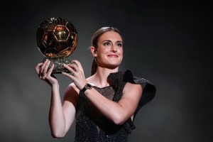 الکسیا پوتیاس برنده توپ طلای زنان در سال ۲۰۲۲ شد