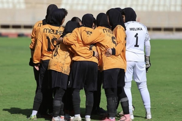 ایساتیس و پرسپولیس لیگ برتری شدند