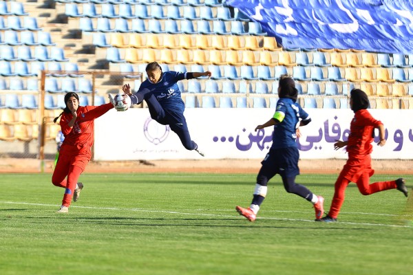گزارش تصویری دیدار گلگهر سیرجان و یاسام کردستان