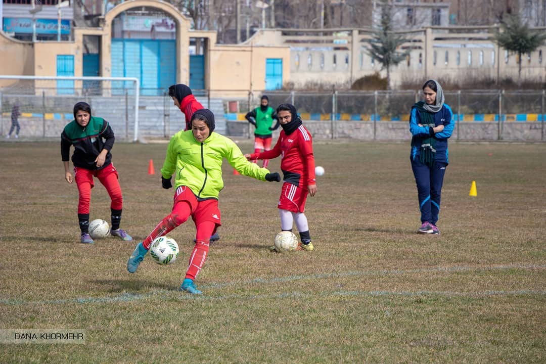 گزارش تصویری تمرینات تیم فوتبال بانوان راه‌یاب ملل مریوان