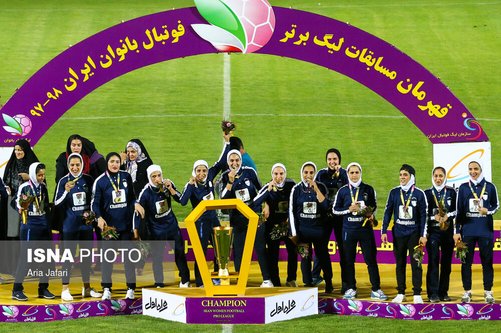 شهرداری بم قهرمان لیگ فوتبال بانوان ایران شد