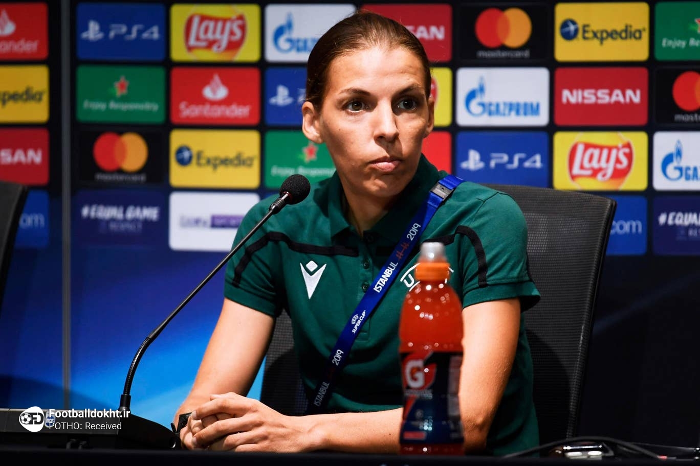 استفانی فراپارت، داور زن بازی چلسی و لیورپول را بشناسید + عکس استفانی فراپارت، داور زن بازی چلسی و لیورپول را بشناسید + عکس