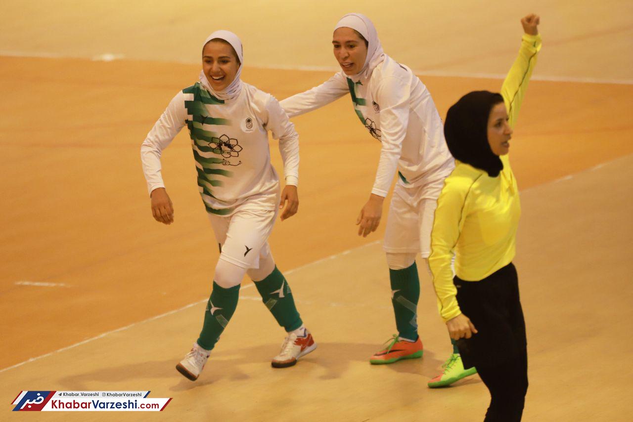 گزارش تصویری دیدار سایپا تهران و هیات فوتبال خراسان گزارش تصویری دیدار سایپا تهران و هیات فوتبال خراسان