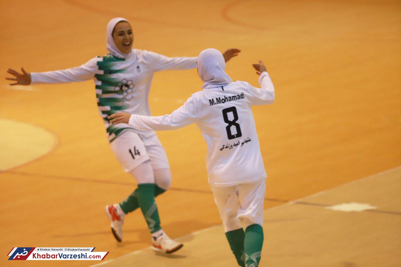 گزارش تصویری دیدار سایپا تهران و هیات فوتبال خراسان گزارش تصویری دیدار سایپا تهران و هیات فوتبال خراسان