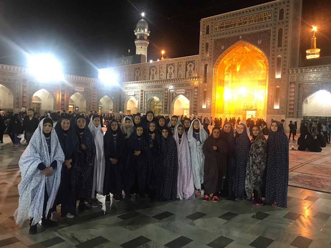 تیم ملی فوتبال دختران زیر 15 سال ایران در حرم امام رضا (ع) + عکس