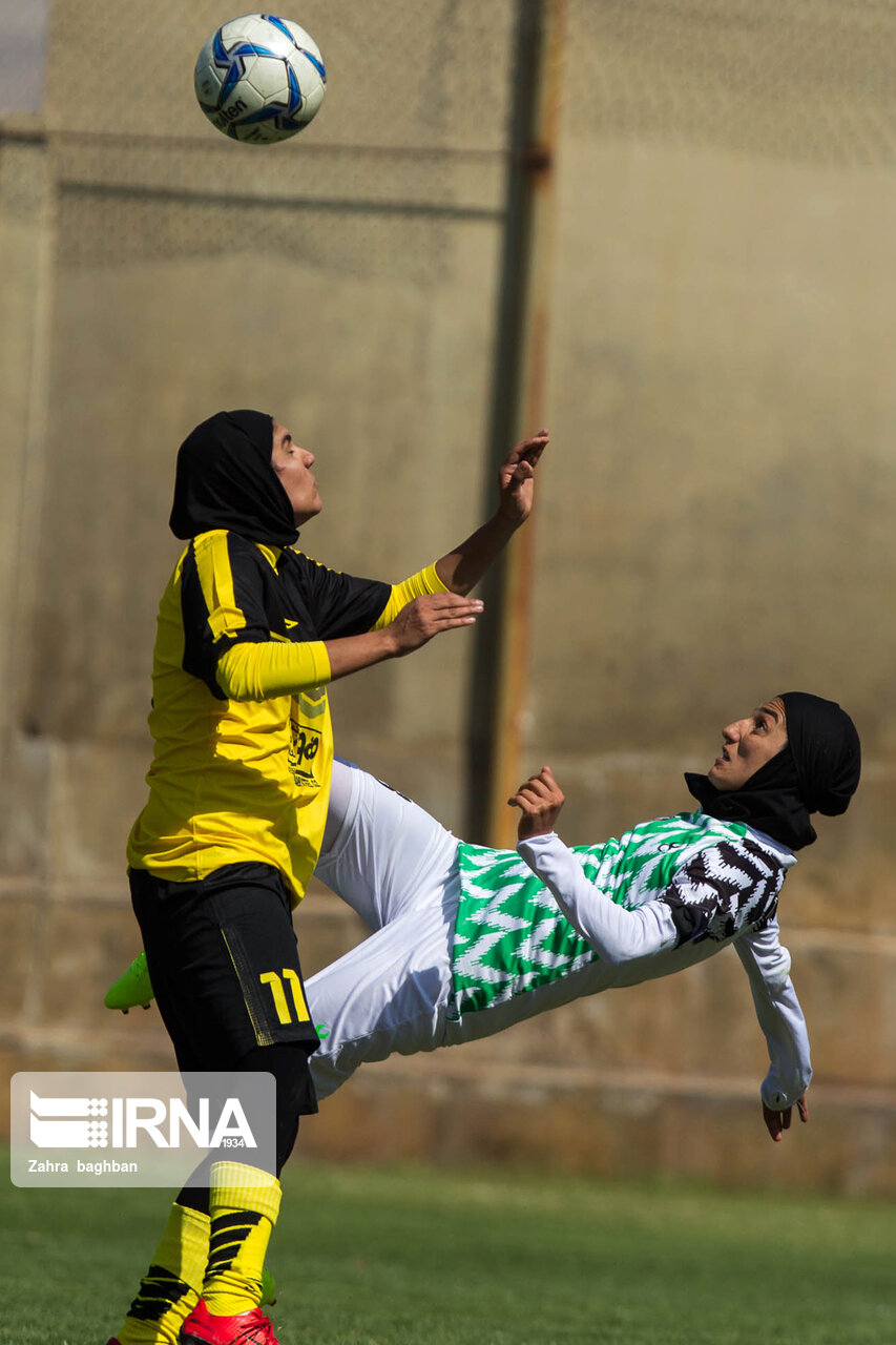 گزارش تصویری دیدار سپاهان اصفهان و آذرخش کردستان گزارش تصویری دیدار سپاهان اصفهان و آذرخش کردستان