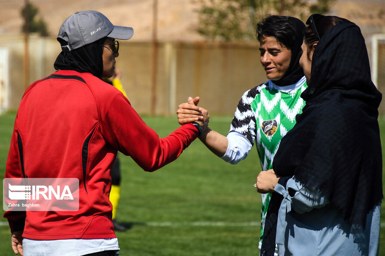 گزارش تصویری دیدار سپاهان اصفهان و آذرخش کردستان گزارش تصویری دیدار سپاهان اصفهان و آذرخش کردستان