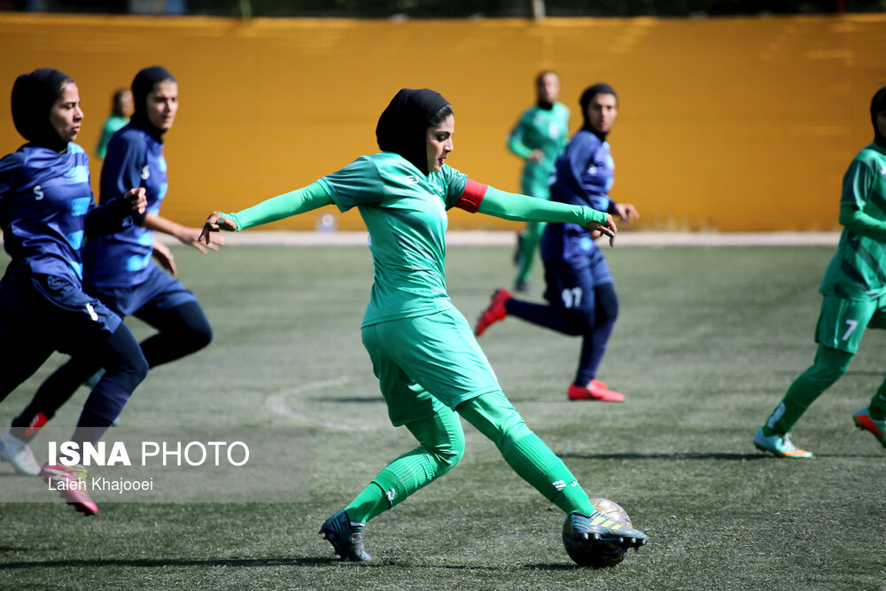 گزارش تصویری دیدار شهرداری سیرجان و هیات فوتبال البرز گزارش تصویری دیدار شهرداری سیرجان و هیات فوتبال البرز