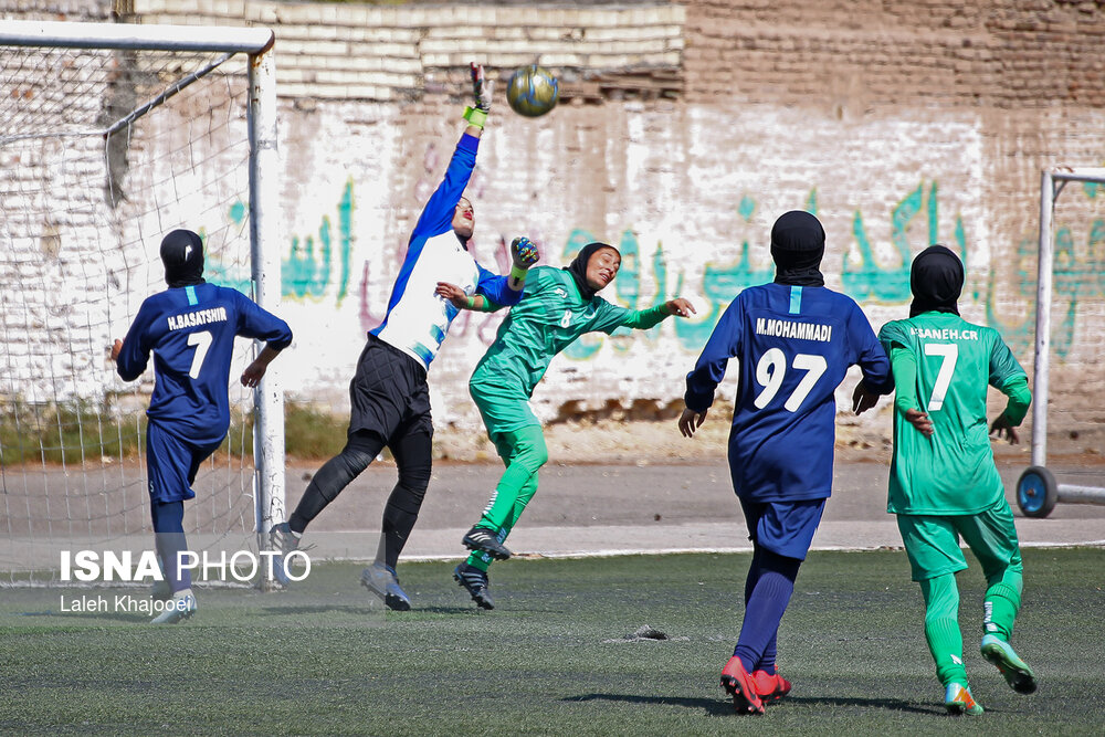 گزارش تصویری دیدار شهرداری سیرجان و هیات فوتبال البرز گزارش تصویری دیدار شهرداری سیرجان و هیات فوتبال البرز
