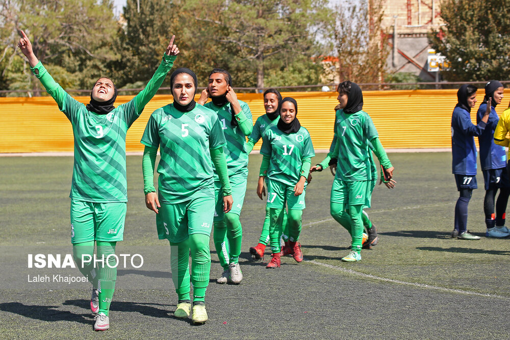 گزارش تصویری دیدار شهرداری سیرجان و هیات فوتبال البرز گزارش تصویری دیدار شهرداری سیرجان و هیات فوتبال البرز