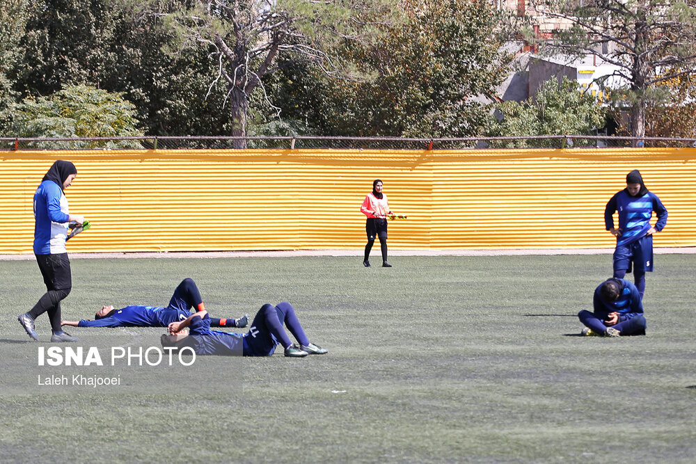گزارش تصویری دیدار شهرداری سیرجان و هیات فوتبال البرز گزارش تصویری دیدار شهرداری سیرجان و هیات فوتبال البرز