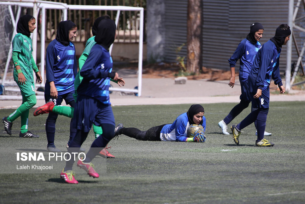 گزارش تصویری دیدار شهرداری سیرجان و هیات فوتبال البرز گزارش تصویری دیدار شهرداری سیرجان و هیات فوتبال البرز