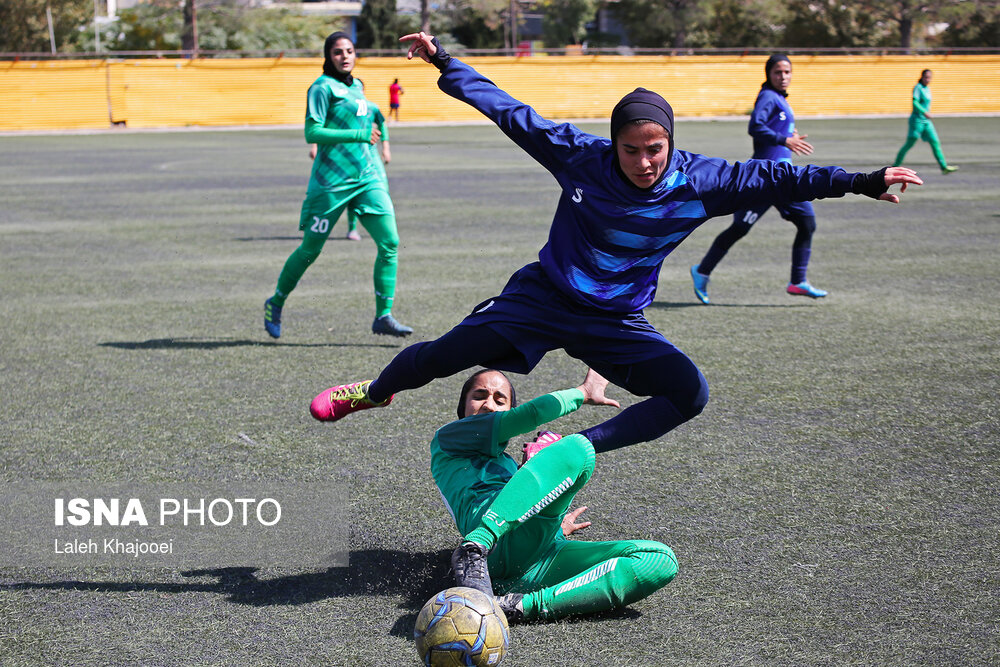 گزارش تصویری دیدار شهرداری سیرجان و هیات فوتبال البرز گزارش تصویری دیدار شهرداری سیرجان و هیات فوتبال البرز