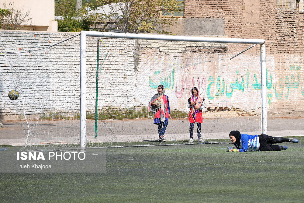 گزارش تصویری دیدار شهرداری سیرجان و هیات فوتبال البرز گزارش تصویری دیدار شهرداری سیرجان و هیات فوتبال البرز