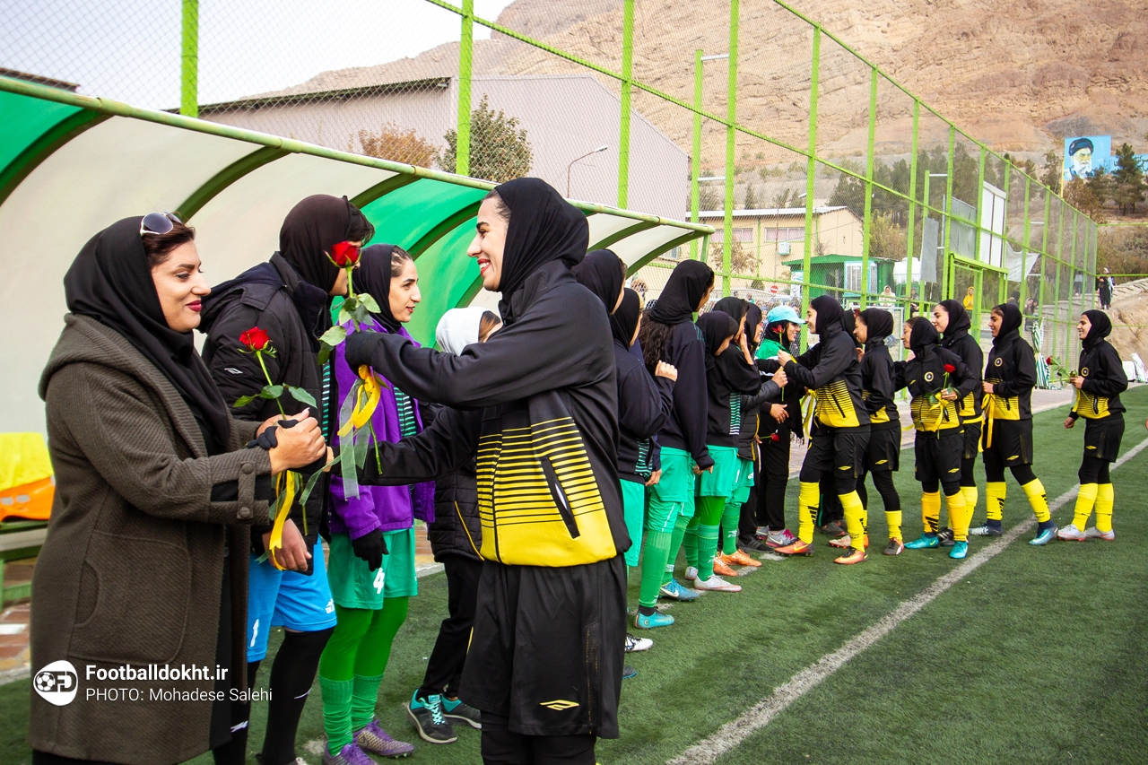 گزارش تصویری دیدار فوتبال زنان ذوب آهن اصفهان و سپاهان اصفهان گزارش تصویری دیدار فوتبال زنان ذوب آهن اصفهان و سپاهان اصفهان