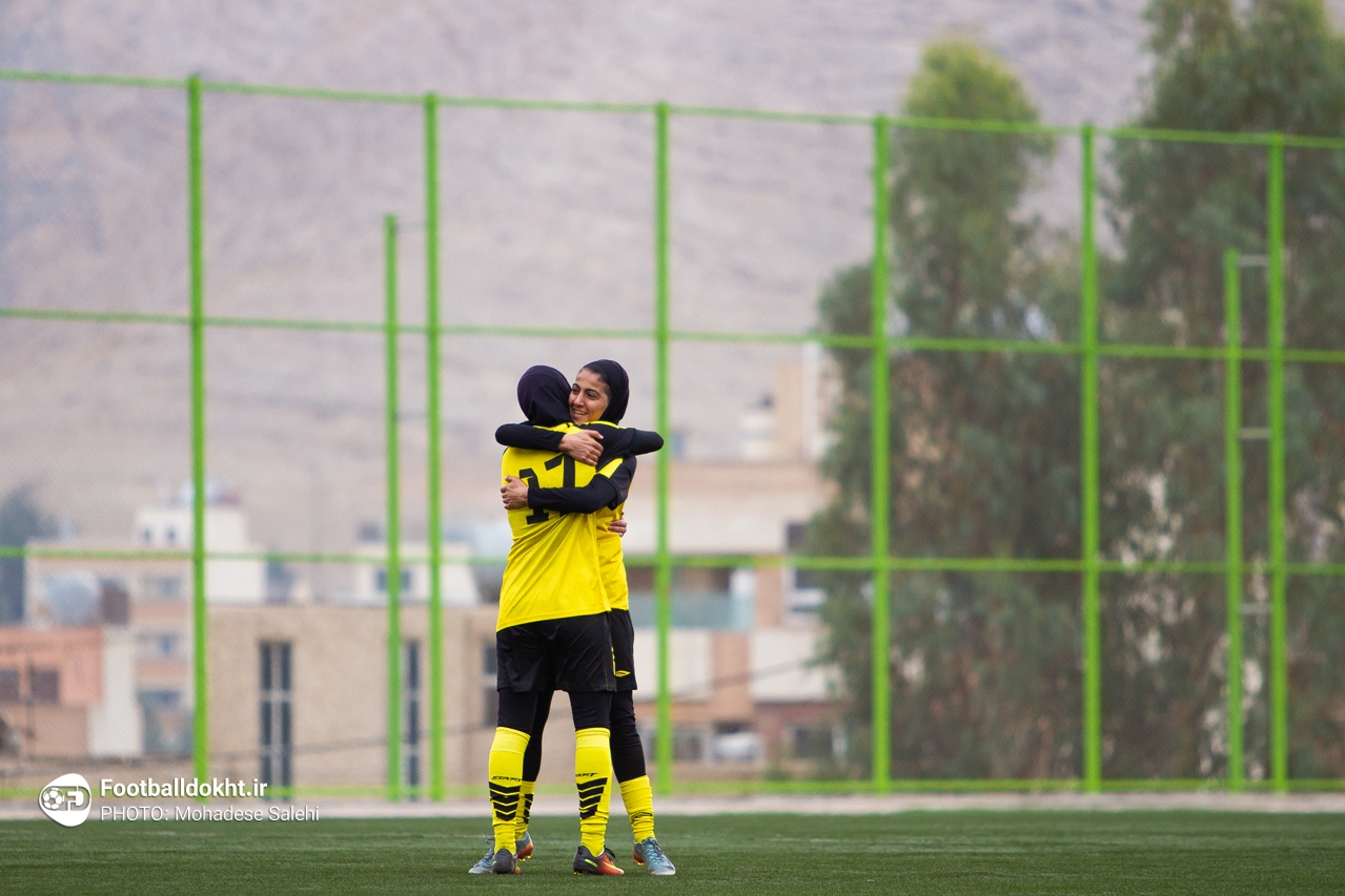 گزارش تصویری دیدار فوتبال زنان ذوب آهن اصفهان و سپاهان اصفهان گزارش تصویری دیدار فوتبال زنان ذوب آهن اصفهان و سپاهان اصفهان