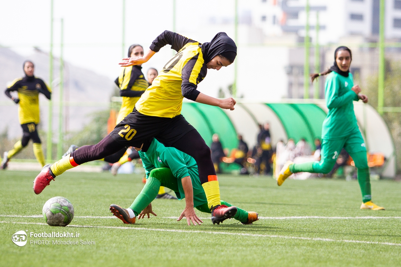 گزارش تصویری دیدار فوتبال زنان ذوب آهن اصفهان و سپاهان اصفهان گزارش تصویری دیدار فوتبال زنان ذوب آهن اصفهان و سپاهان اصفهان
