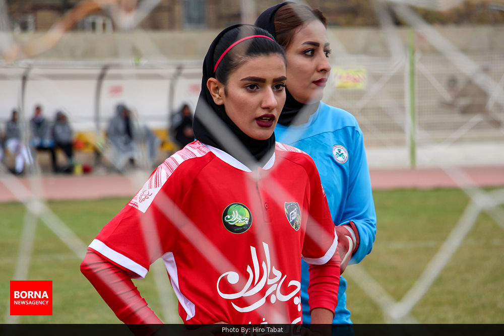 گزارش تصویری دیدار تیم های فوتبال بانوان آذرخش کردستان و ذوب آهن اصفهان گزارش تصویری دیدار تیم های فوتبال بانوان آذرخش کردستان و ذوب آهن اصفهان