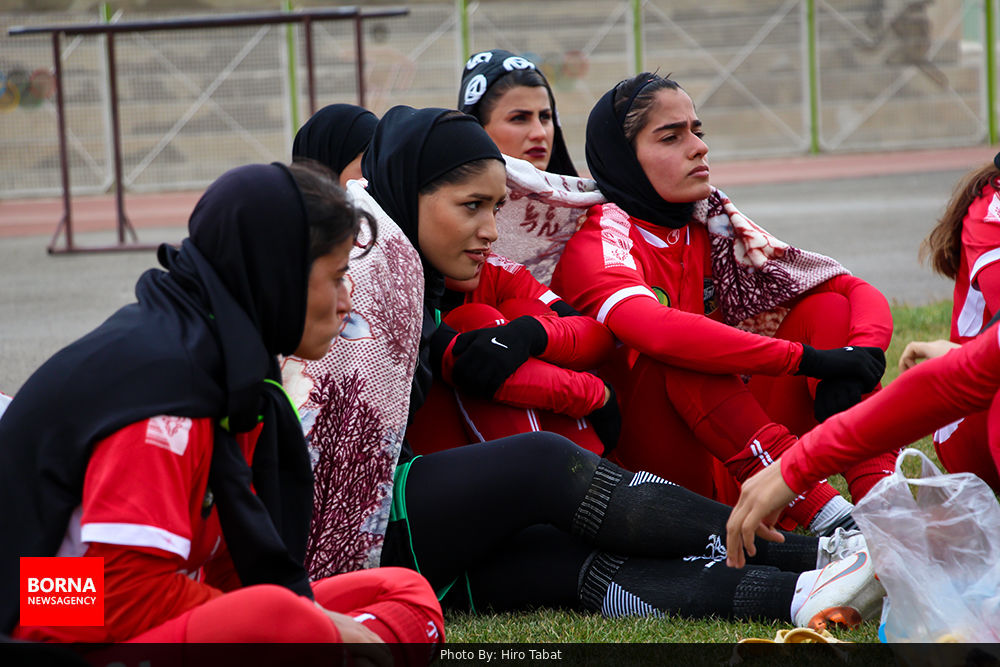 گزارش تصویری دیدار تیم های فوتبال بانوان آذرخش کردستان و ذوب آهن اصفهان گزارش تصویری دیدار تیم های فوتبال بانوان آذرخش کردستان و ذوب آهن اصفهان