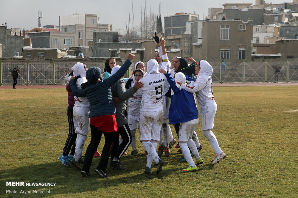 گزارش تصویری دیدار وچان کردستان و شهرداری بم گزارش تصویری دیدار وچان کردستان و شهرداری بم