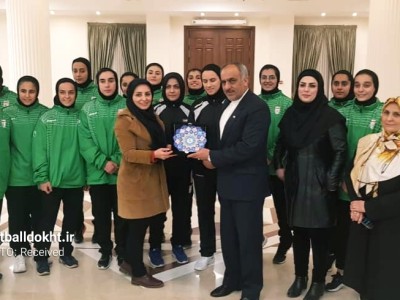 میهمانی دختران فوتسالیست در سفارت ایران