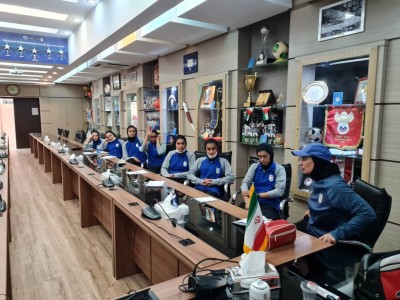 برگزاری کلاس تئوری کادر فنی برای بازیکنان فوتبال جوانان برگزاری کلاس تئوری کادر فنی برای بازیکنان فوتبال جوانان