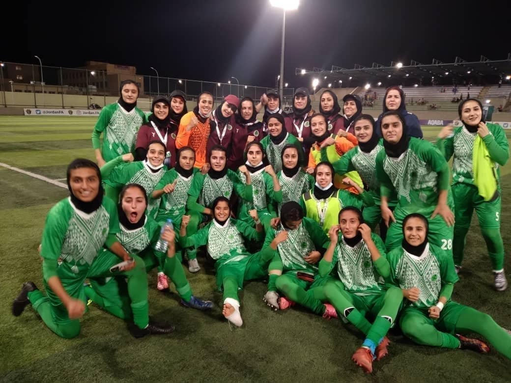 پیروزی تیم فوتبال زنان شهرداری سیرجان مقابل بنیادکار